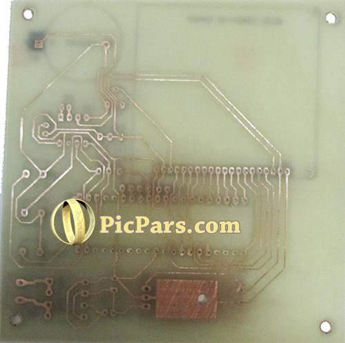 پشت PCB خام ساعت آنالوگ با AVR